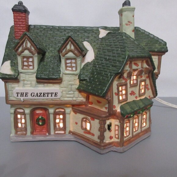 VTG Christmas Village Square The Gazette 1994 Lighted Porcelain Dickens Keepsake - Picture 1 of 12
